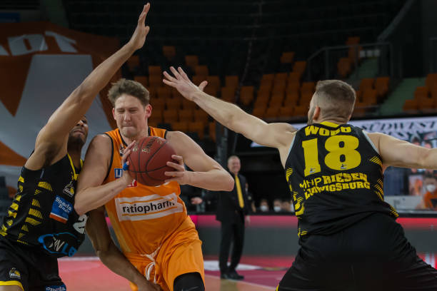 个俱乐部常 个俱乐部常